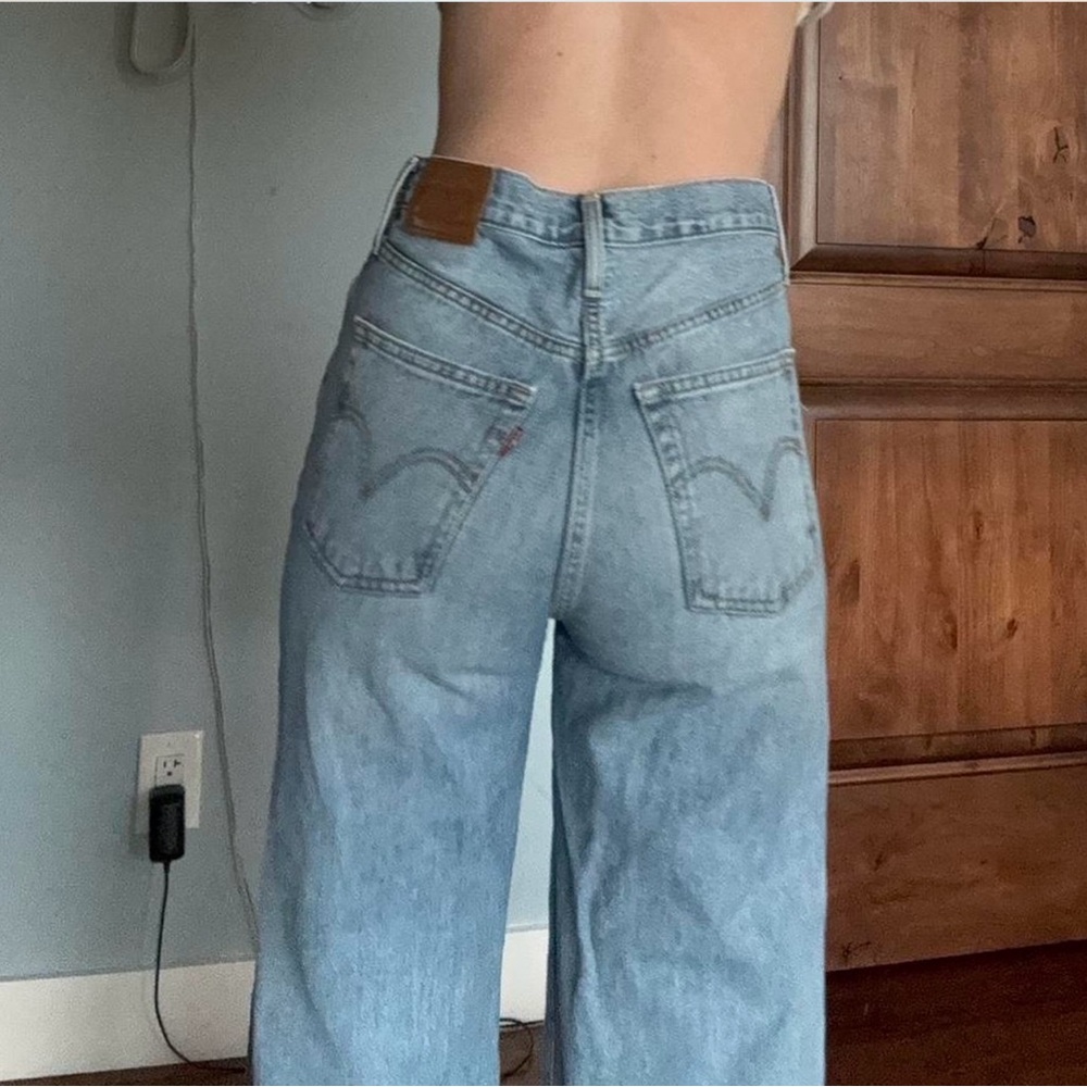 Levi’s Ribcage wide leg jeans